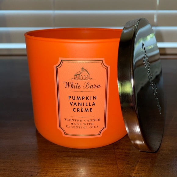 Bath & Body Works 3-wick candle - Picture 1 of 2